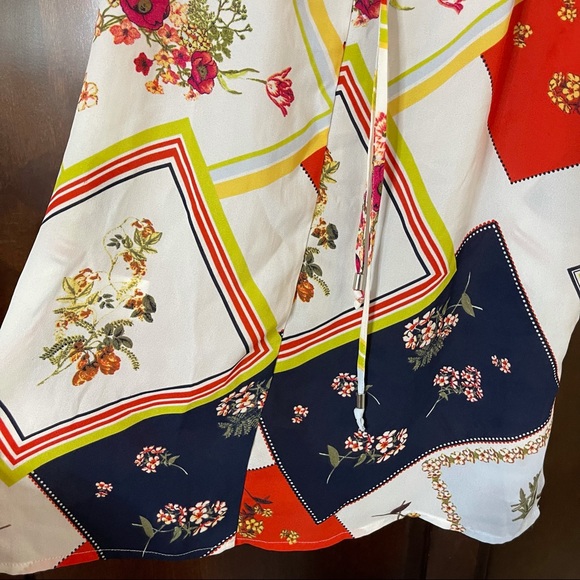 Women’s Halter Blouse with Pattern - Picture 6 of 7